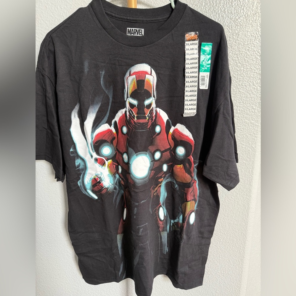 NWOT Iron Man (Marvel Comics) Mens T-Shirt - Shadow Drenched Power Pose size XL - Picture 2 of 5